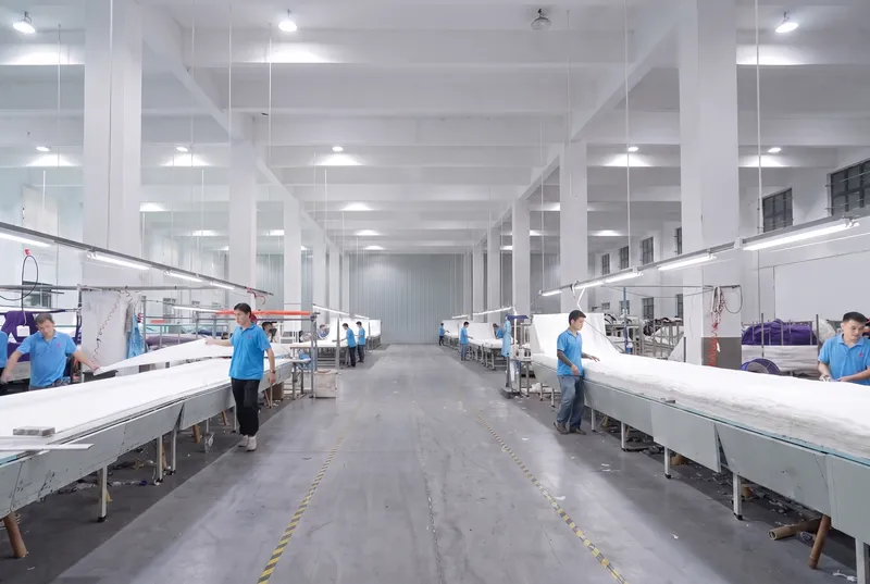 Large-scale automated production lines in the factory workshop