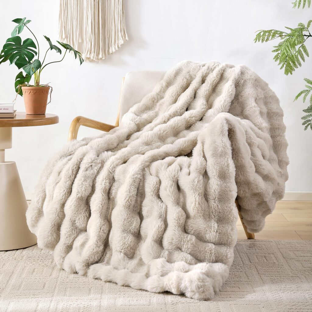 Luxurious Faux Fur Blanket Ultra-Soft Plush Throw for Cozy Nights | Kingworth